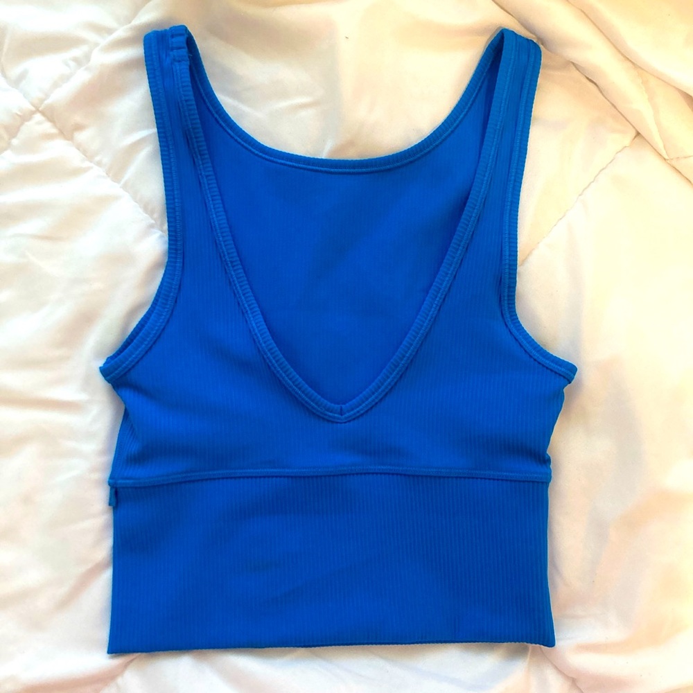 POOLSIDE LULULEMON POWER PIVOT TANK